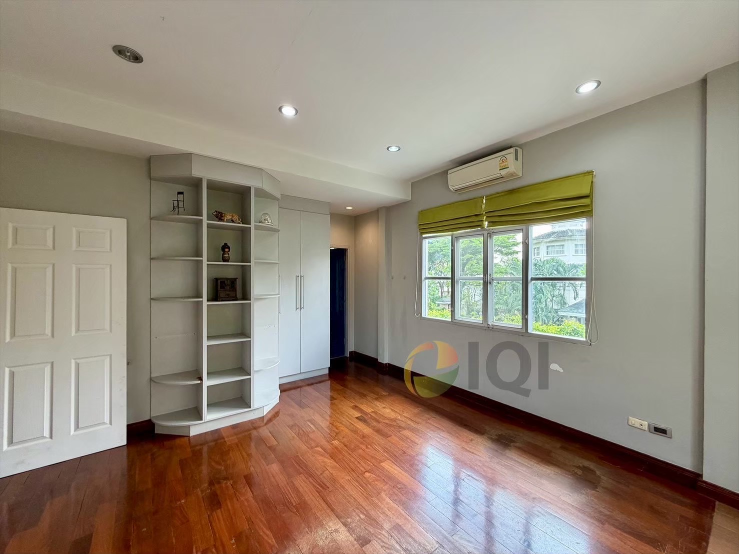 Luxury 2-Story House for Sale Baan Lat Phrao 1 image