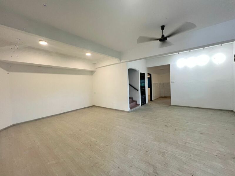 Taman Guru 2 Sty Corner Lot,Jalan Kerapu,Kota Tinggi,Full Loan,Renovated