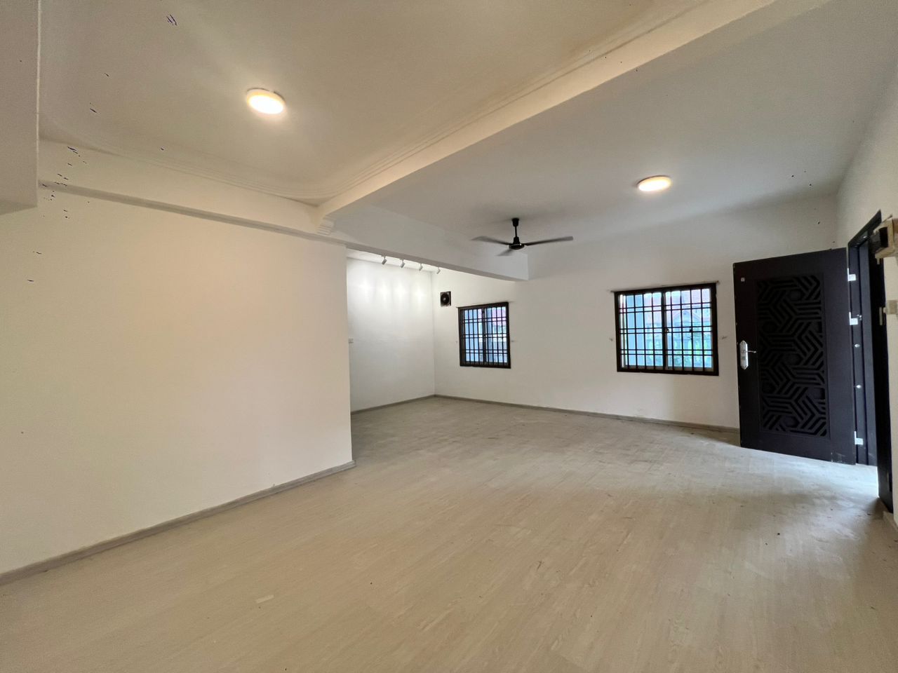 Taman Guru 2 Sty Corner Lot,Jalan Kerapu,Kota Tinggi,Full Loan,Renovated image