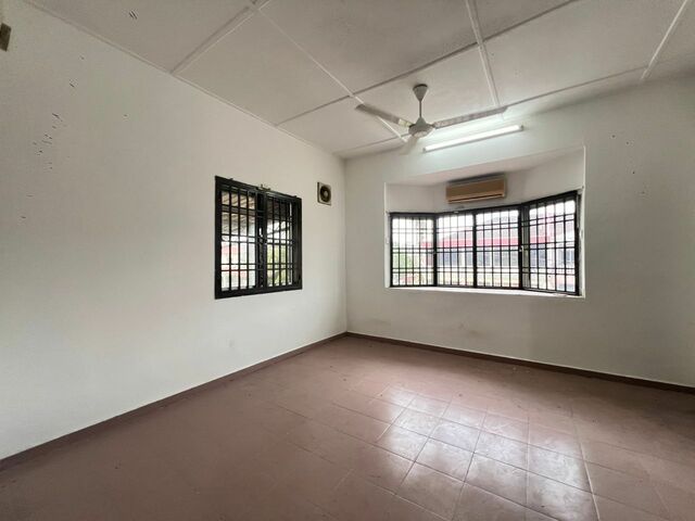 Taman Guru 2 Sty Corner Lot,Jalan Kerapu,Kota Tinggi,Full Loan,Renovated image