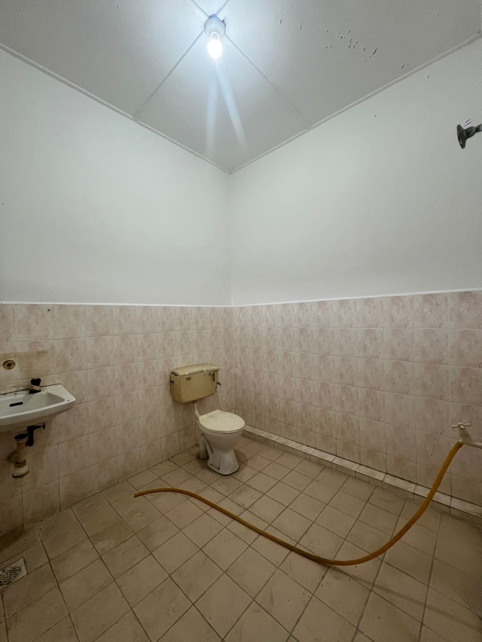 Taman Guru 2 Sty Corner Lot,Jalan Kerapu,Kota Tinggi,Full Loan,Renovated image
