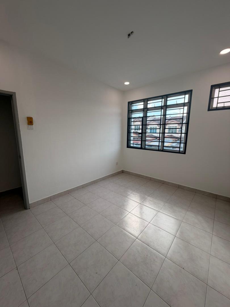 Taman Puteri Wangsa 2 Sty Medium Cost,Renovated,Jalan Bestari,Ulu Tiram image