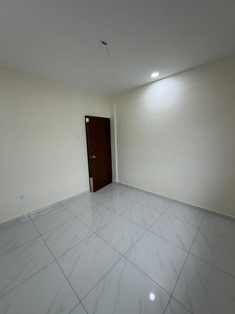 Taman Setia Indah Low Cost Flat,Jalan Setia,Johor Bahru,Renovated,High Floor image