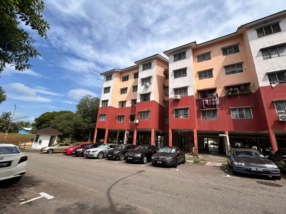 Pangsapuri Sri Delima Flat,Masai,Renovated,Level 3,Pasir Gudang,Full Loan image