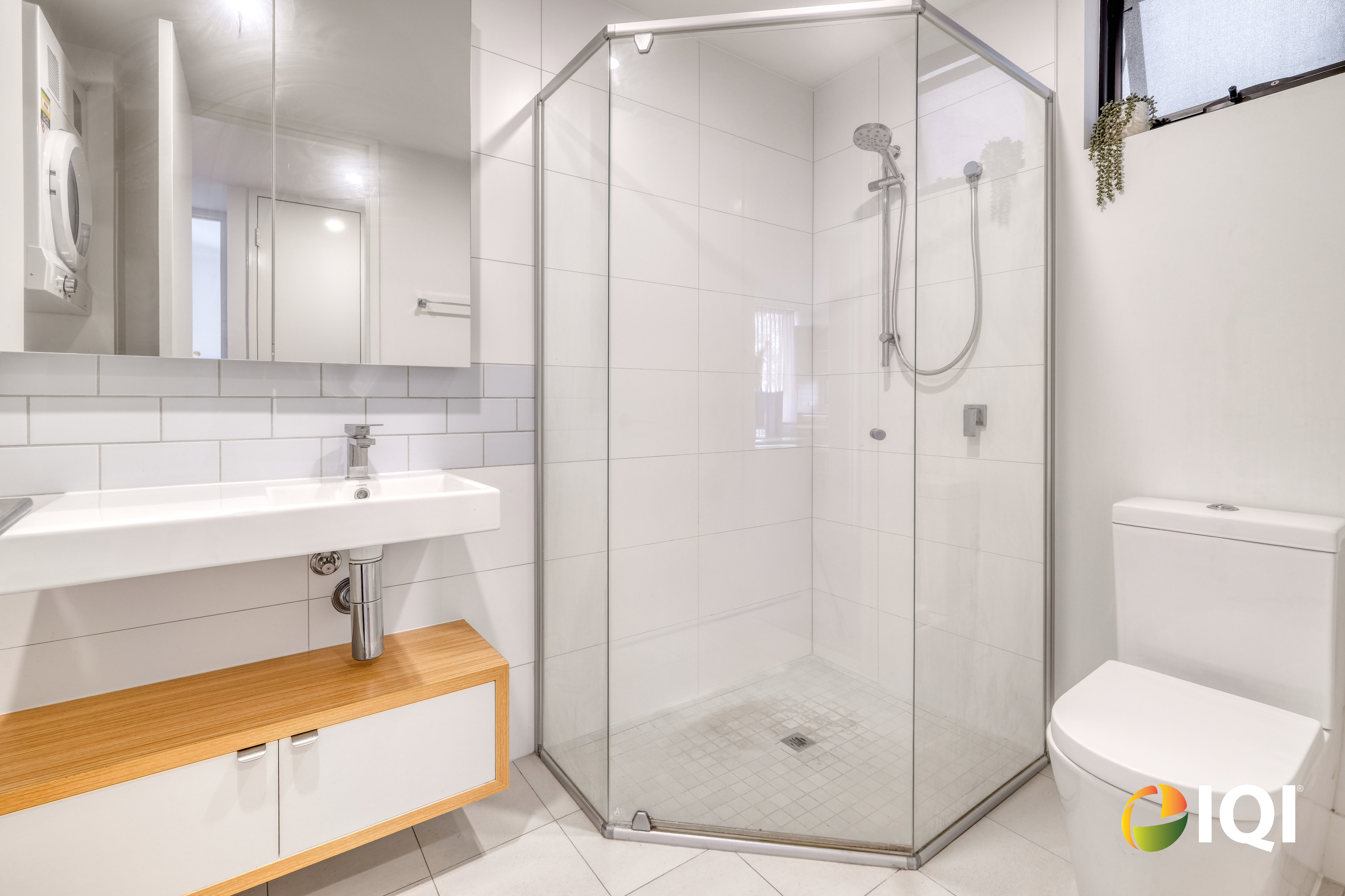 Modern Inner-City Living in a Quiet Pocket Near Hyde Park image
