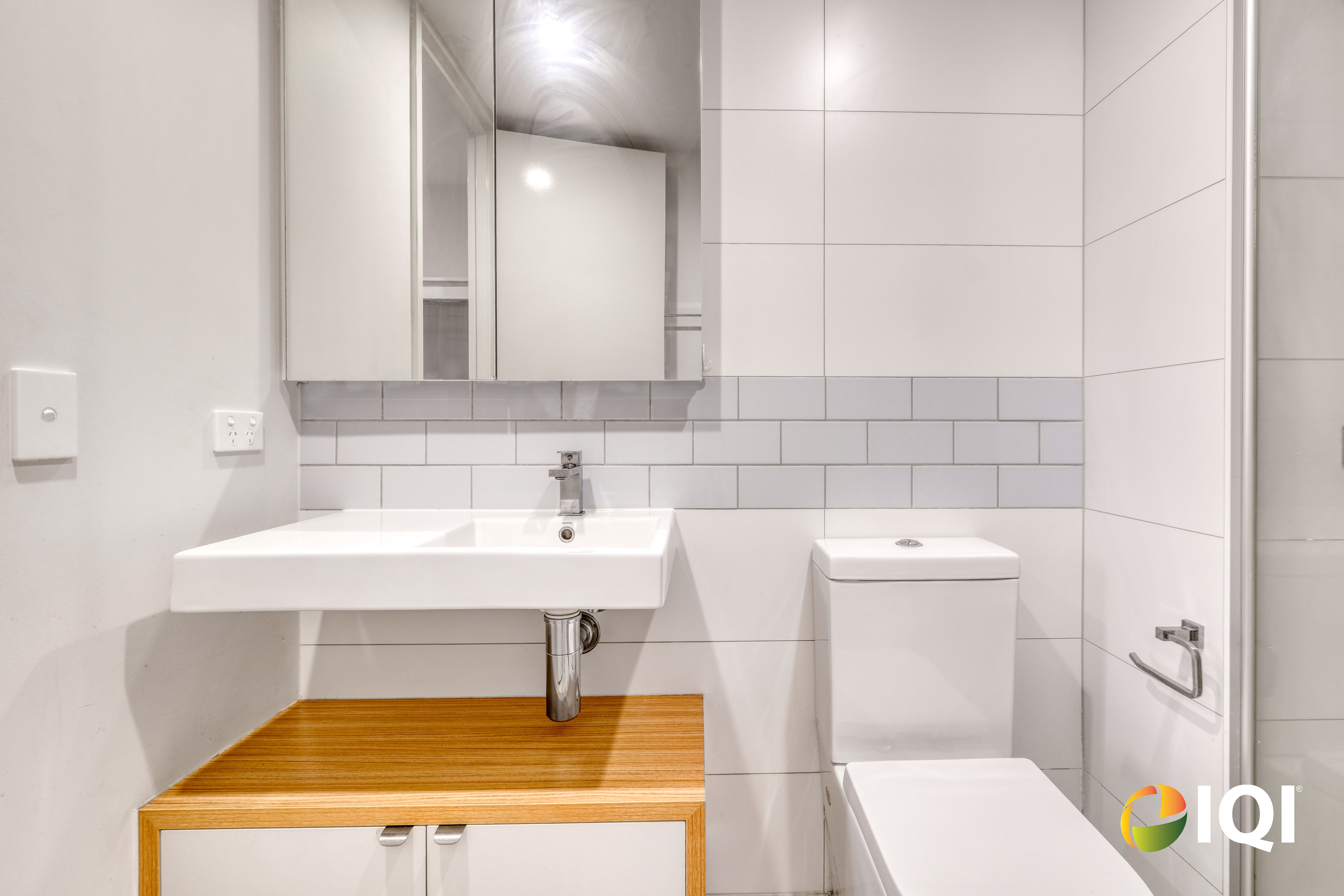 Modern Inner-City Living in a Quiet Pocket Near Hyde Park image