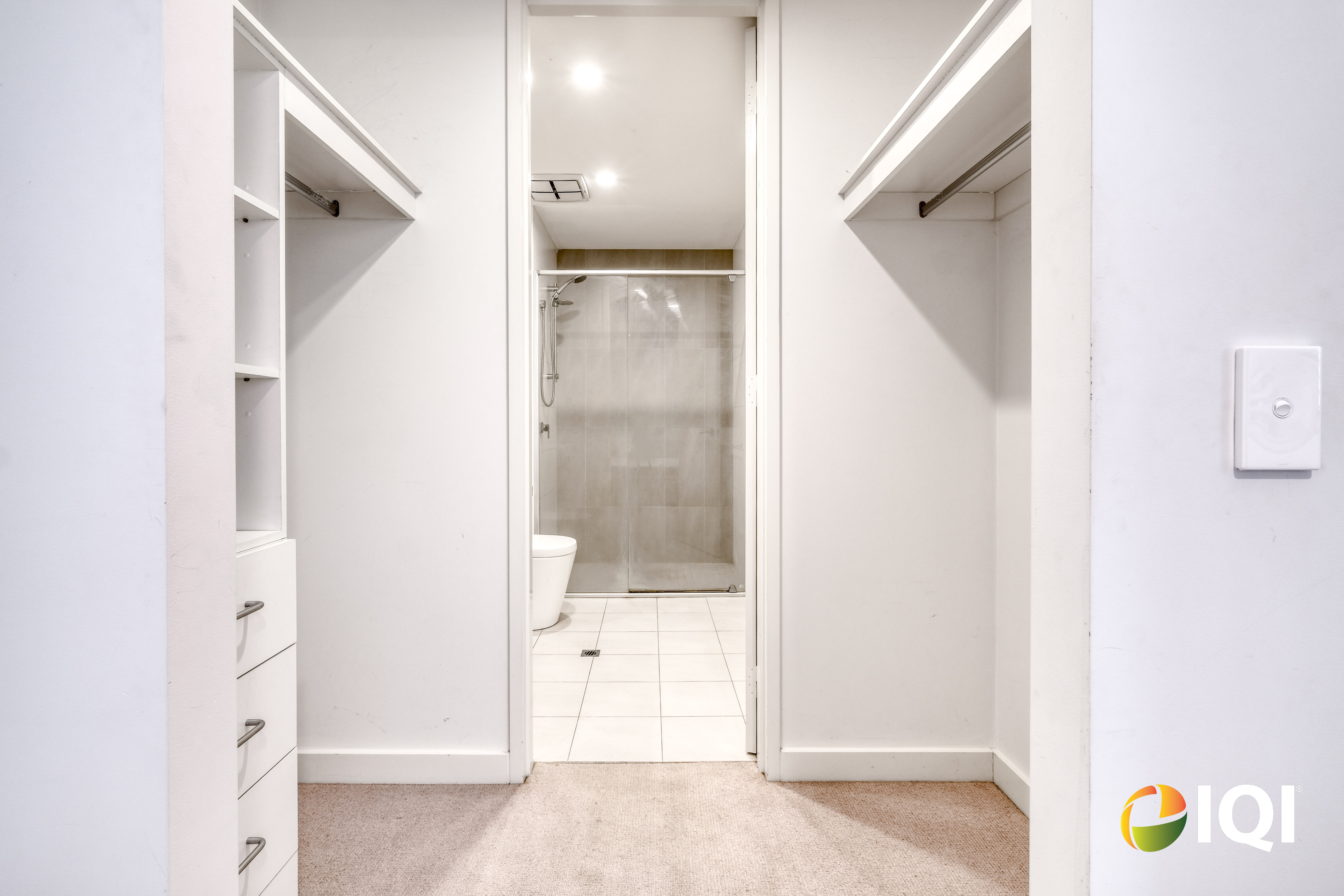 Modern Inner-City Living in a Quiet Pocket Near Hyde Park image