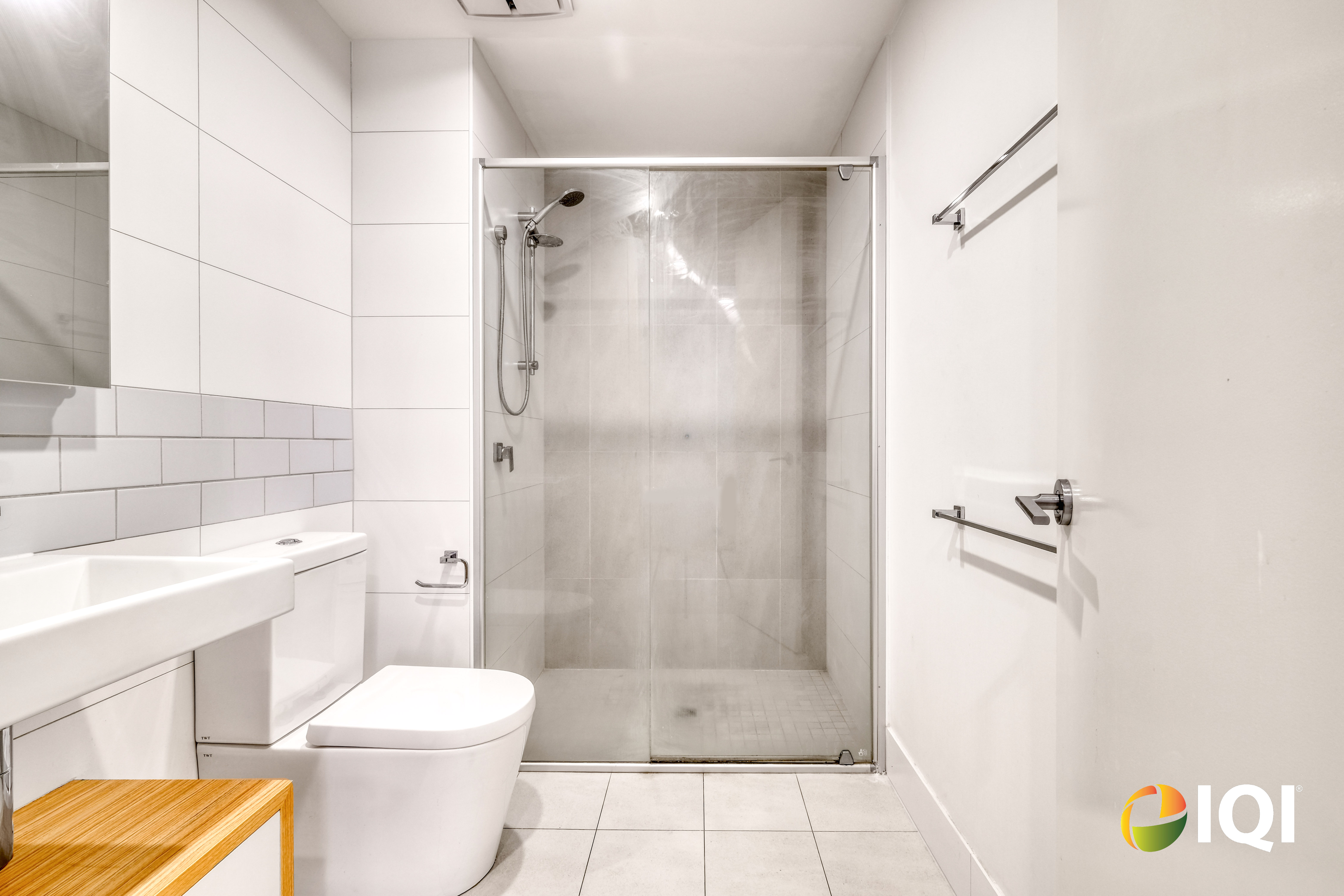 Modern Inner-City Living in a Quiet Pocket Near Hyde Park image