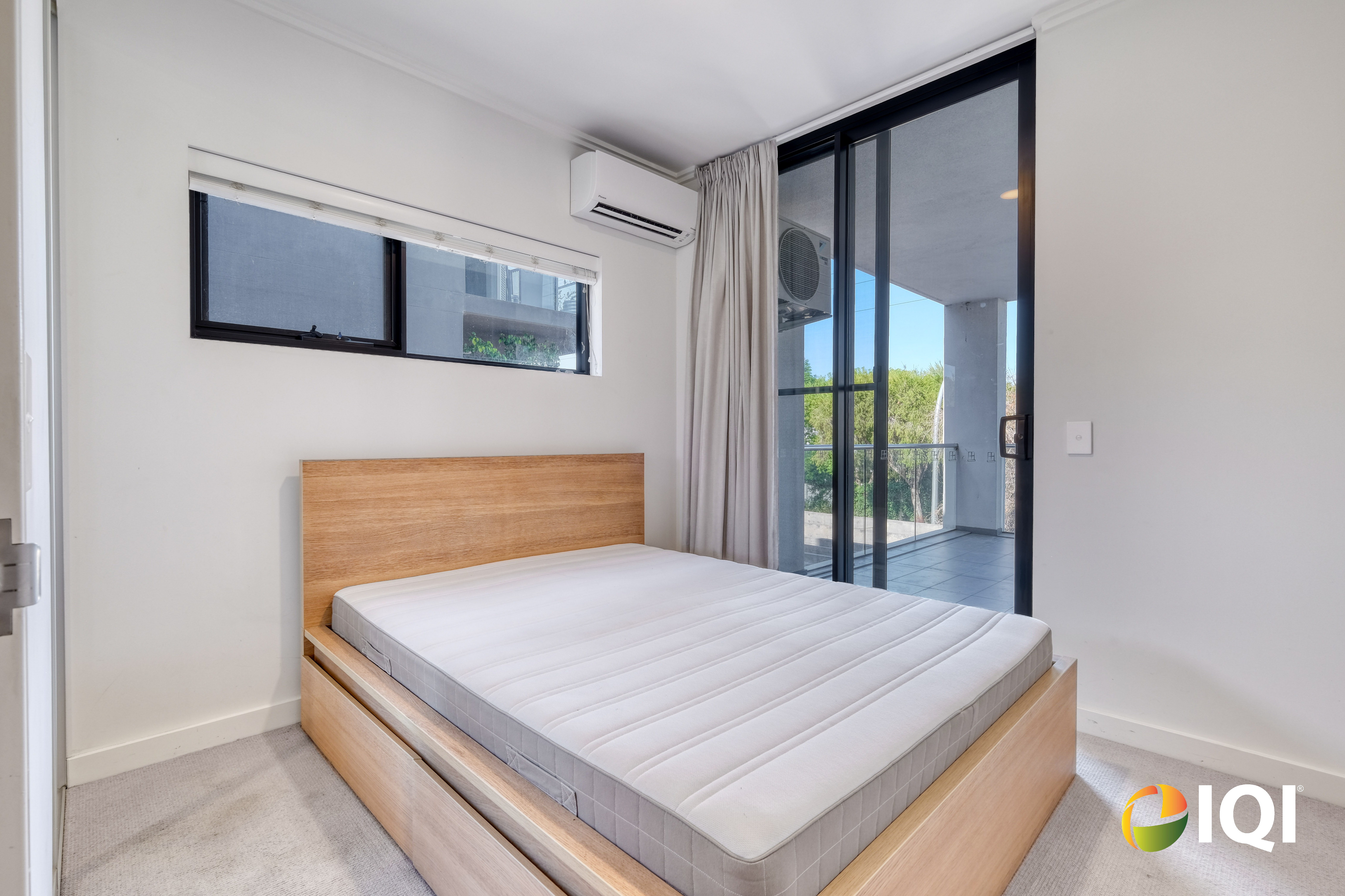 Modern Inner-City Living in a Quiet Pocket Near Hyde Park image