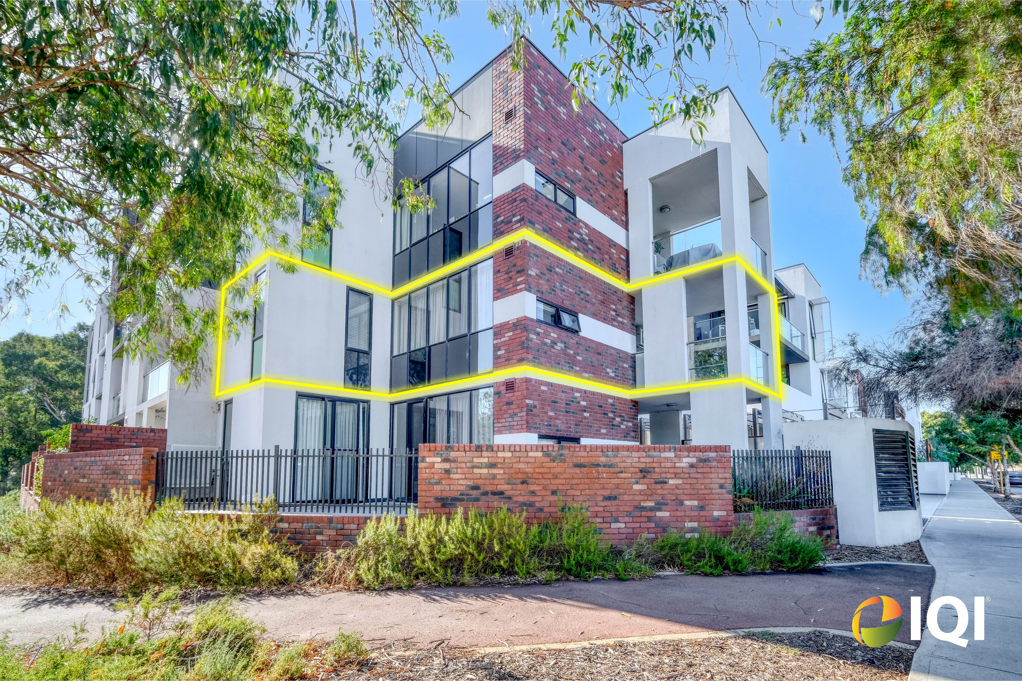 Modern Inner-City Living in a Quiet Pocket Near Hyde Park image