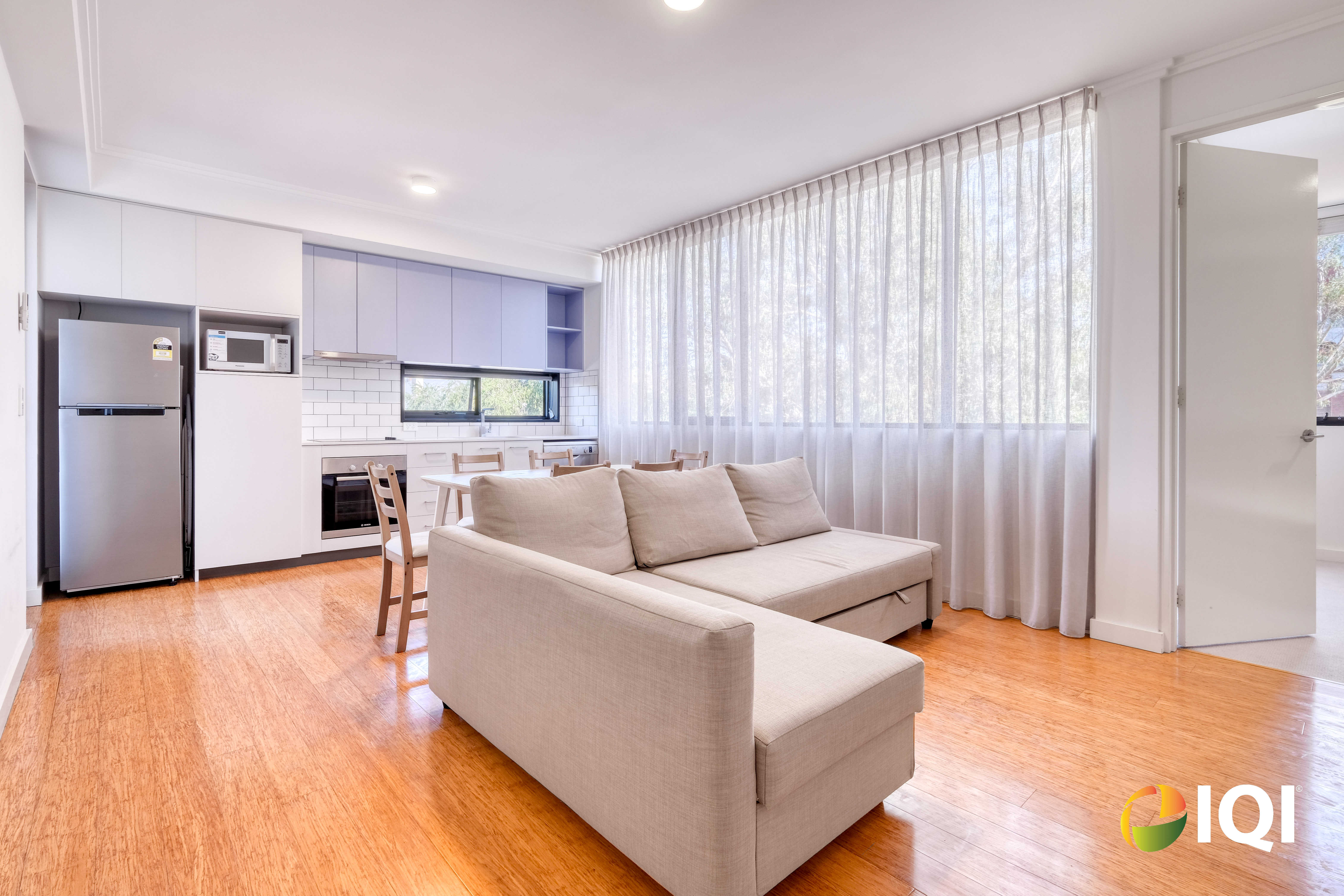 Modern Inner-City Living in a Quiet Pocket Near Hyde Park image