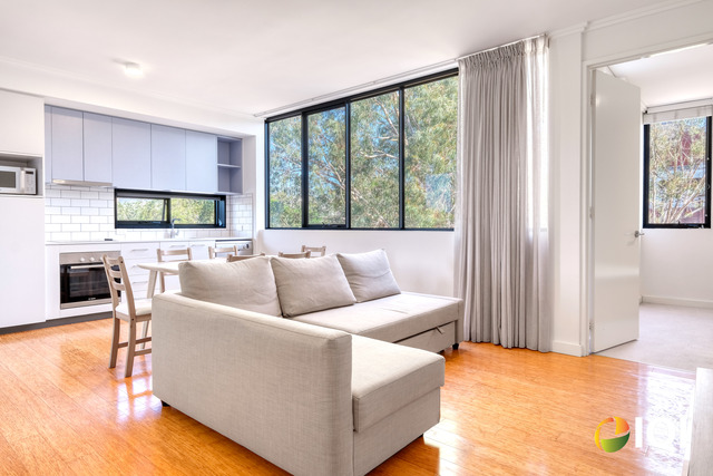 Modern Inner-City Living in a Quiet Pocket Near Hyde Park image