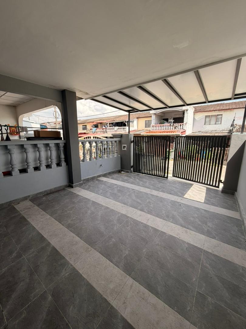Taman Desa Cemerlang 2 Sty Low Cost,Jalan Lanjut,Ulu Tiram,Renovated image