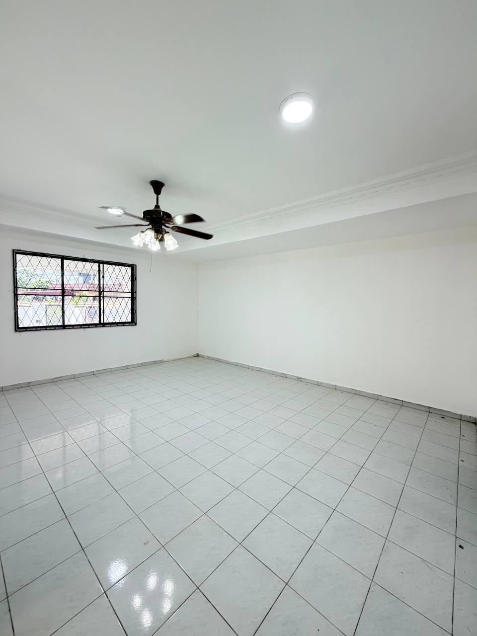 Taman Johor Jaya 2 Sty Low Cost Corner Lot,Jalan Keembong,Johor Bahru image