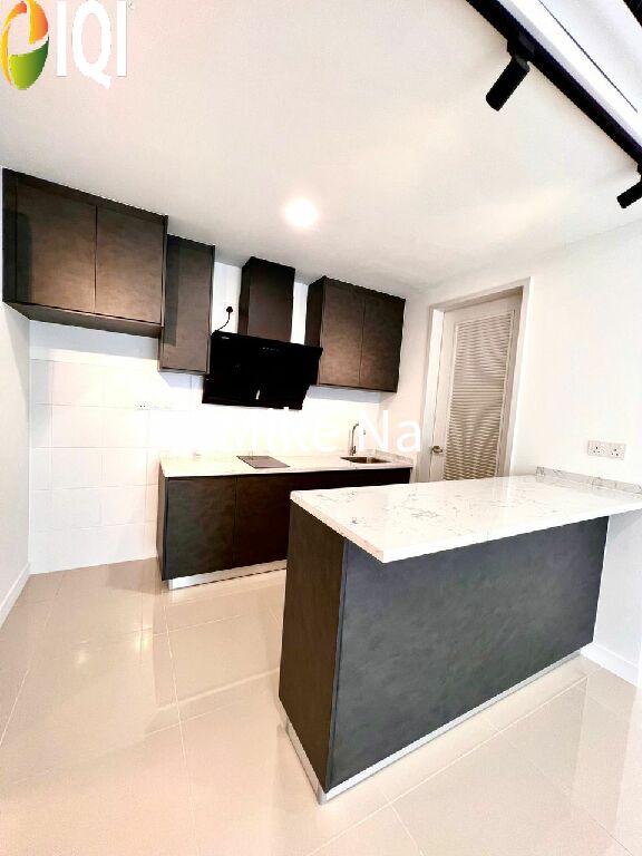 Lakefront Condominium | Emerald Hills @ Alam Damai image