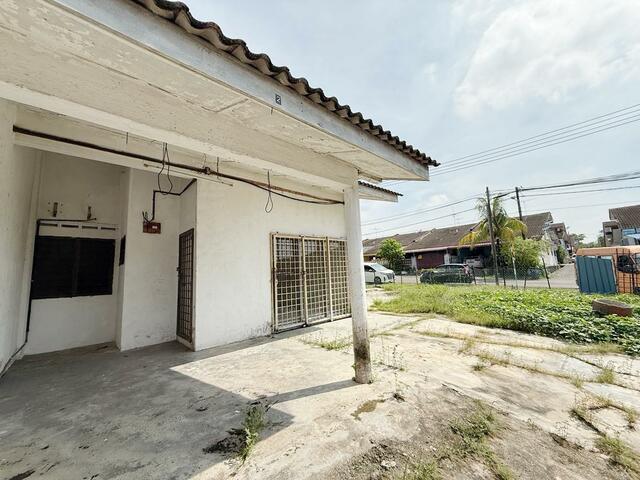 Puteri Wangsa 1 Sty Corner Lot,Jalan Keris,Ulu Tiram,Original Condition image