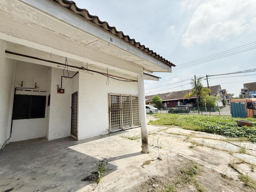 Puteri Wangsa 1 Sty Corner Lot,Jalan Keris,Ulu Tiram,Original Condition image