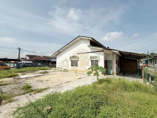 Puteri Wangsa 1 Sty Corner Lot,Jalan Keris,Ulu Tiram,Original Condition image