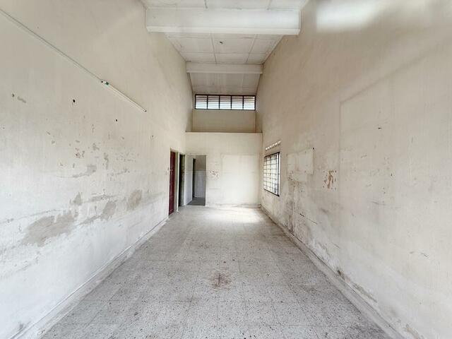 Puteri Wangsa 1 Sty Corner Lot,Jalan Keris,Ulu Tiram,Original Condition image