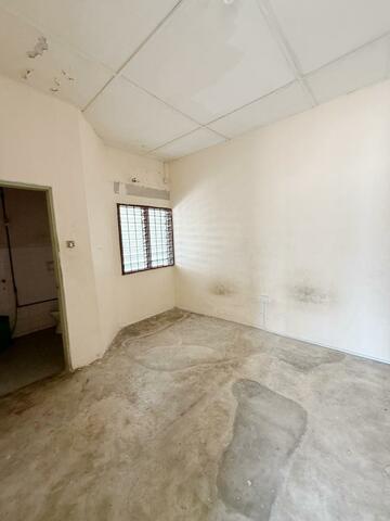 Puteri Wangsa 1 Sty Corner Lot,Jalan Keris,Ulu Tiram,Original Condition image