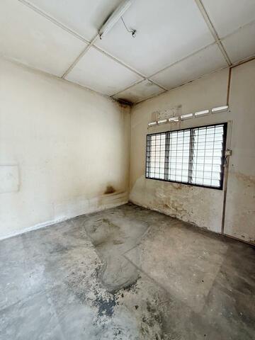Puteri Wangsa 1 Sty Corner Lot,Jalan Keris,Ulu Tiram,Original Condition image