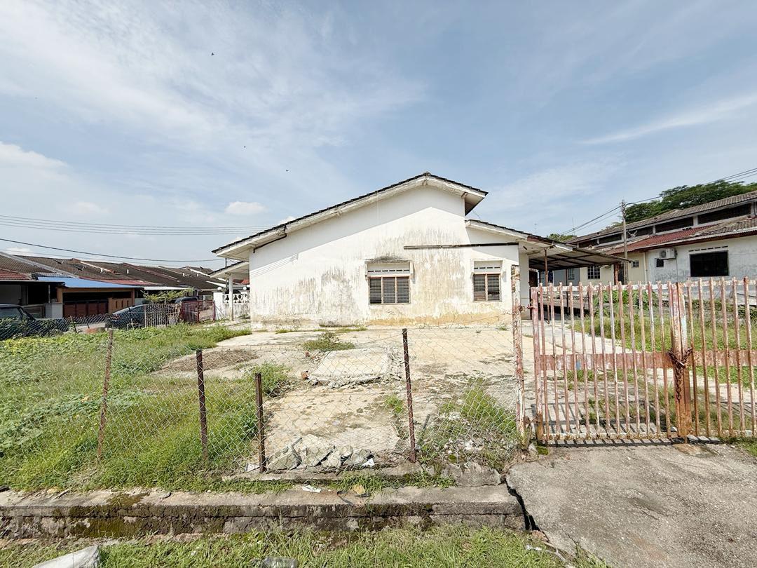 Puteri Wangsa 1 Sty Corner Lot,Jalan Keris,Ulu Tiram,Original Condition image