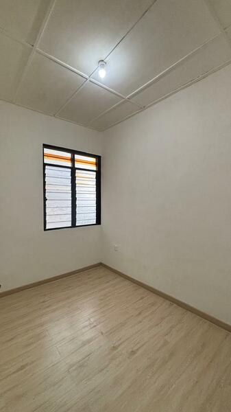 Taman Daya Medium Cost Flat,Jalan Enau,Johor Bahru,Renovated,Level 4