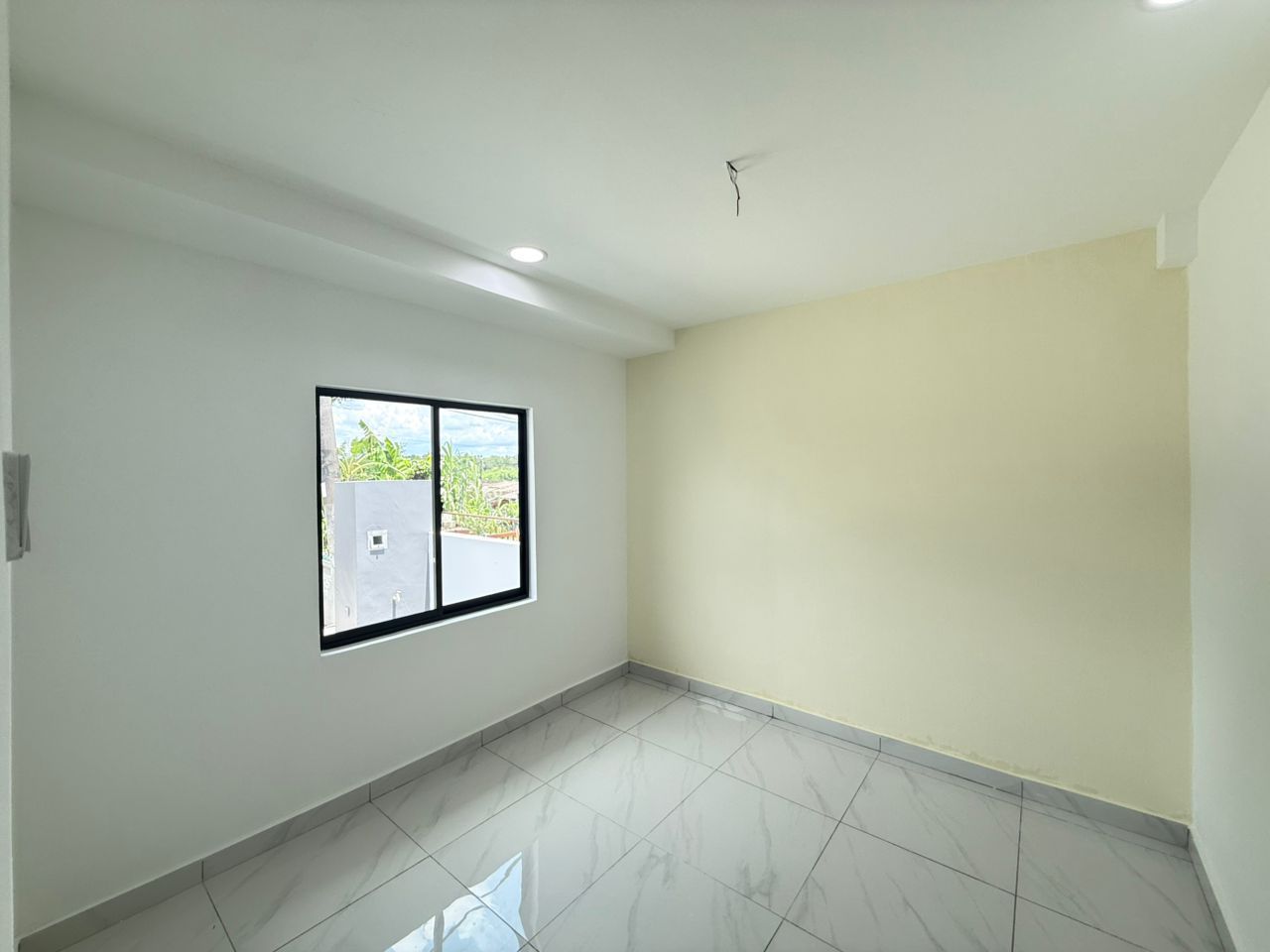 Taman Zamrud 1 Sty Low Cost,Jalan Zamrud,Ulu Tiram,Renovated,Extend image