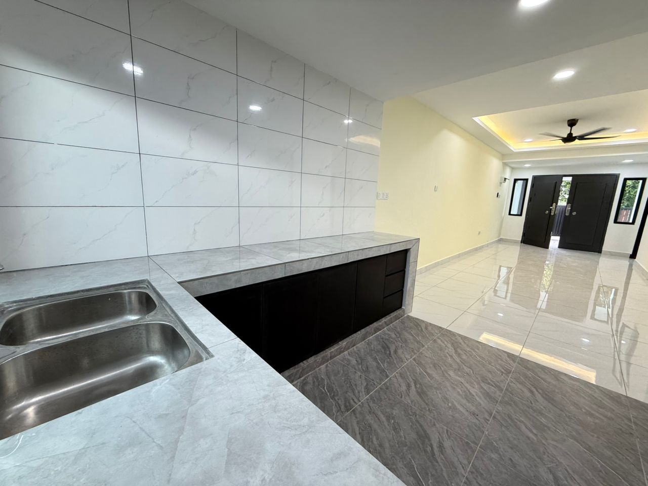 Taman Zamrud 1 Sty Low Cost,Jalan Zamrud,Ulu Tiram,Renovated,Extend image