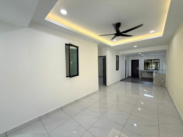 Taman Zamrud 1 Sty Low Cost,Jalan Zamrud,Ulu Tiram,Renovated,Extend image