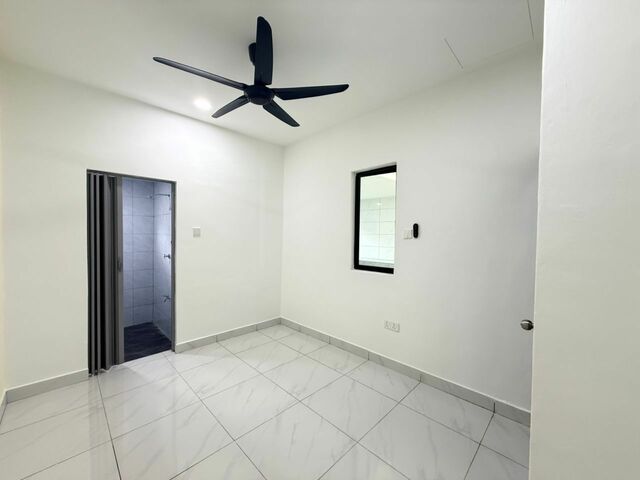 Taman Zamrud 1 Sty Low Cost,Jalan Zamrud,Ulu Tiram,Renovated,Extend image