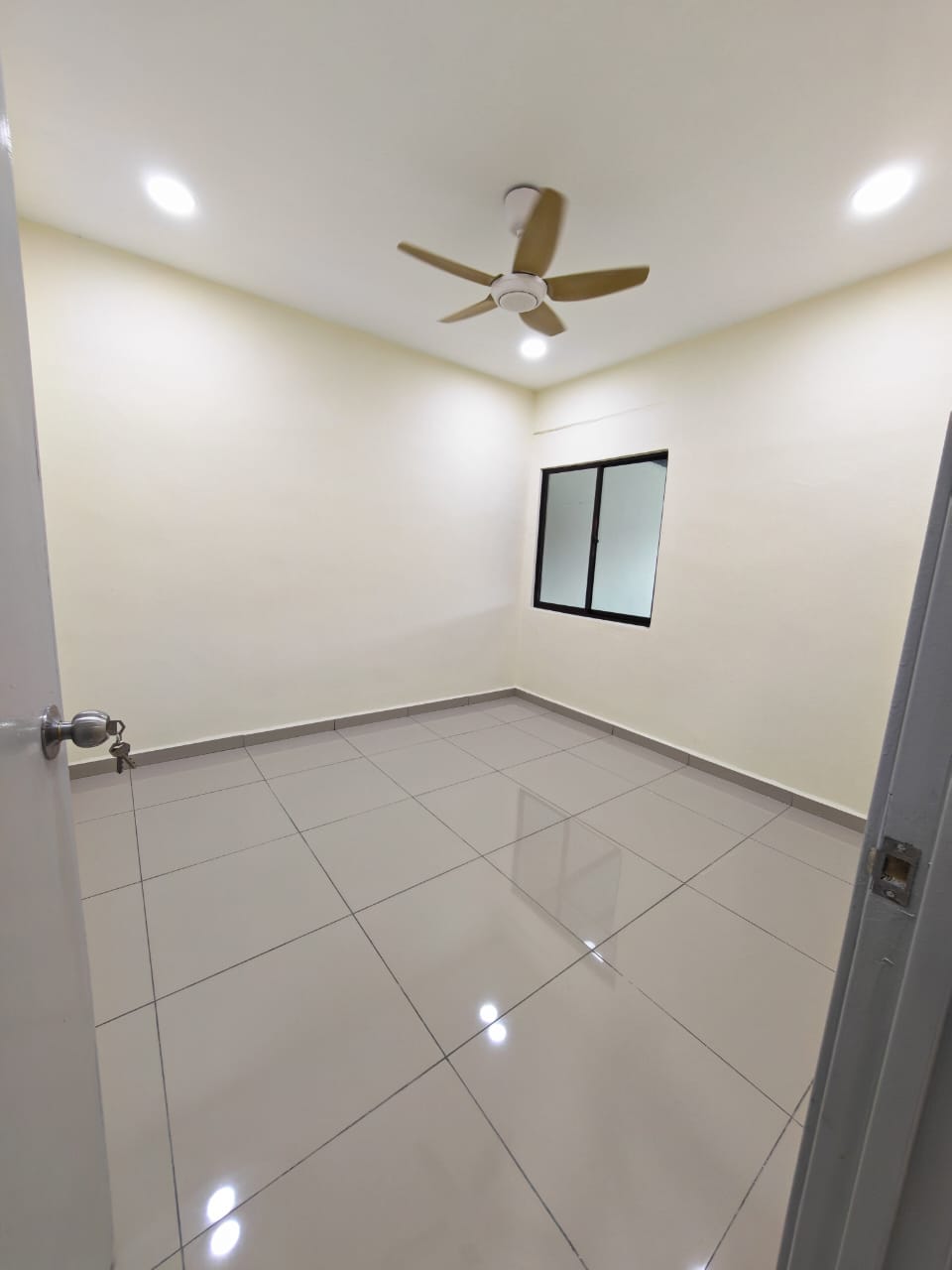 Taman Bukit Kempas Single Storey Low Cost,Renovated,Johor Bahru,Tampoi image