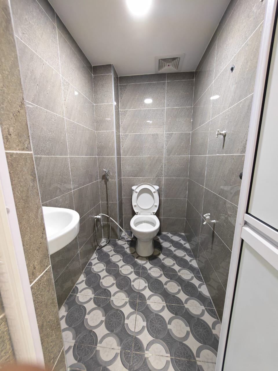 Taman Bukit Kempas Single Storey Low Cost,Renovated,Johor Bahru,Tampoi image