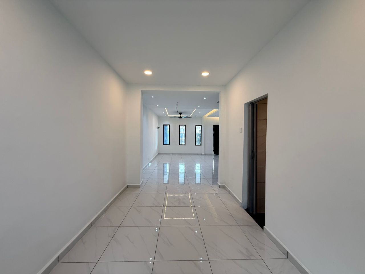 Taman Sri Putri Double Storey Terrace,Jalan Timah,Skudai,Renovated,Extend image
