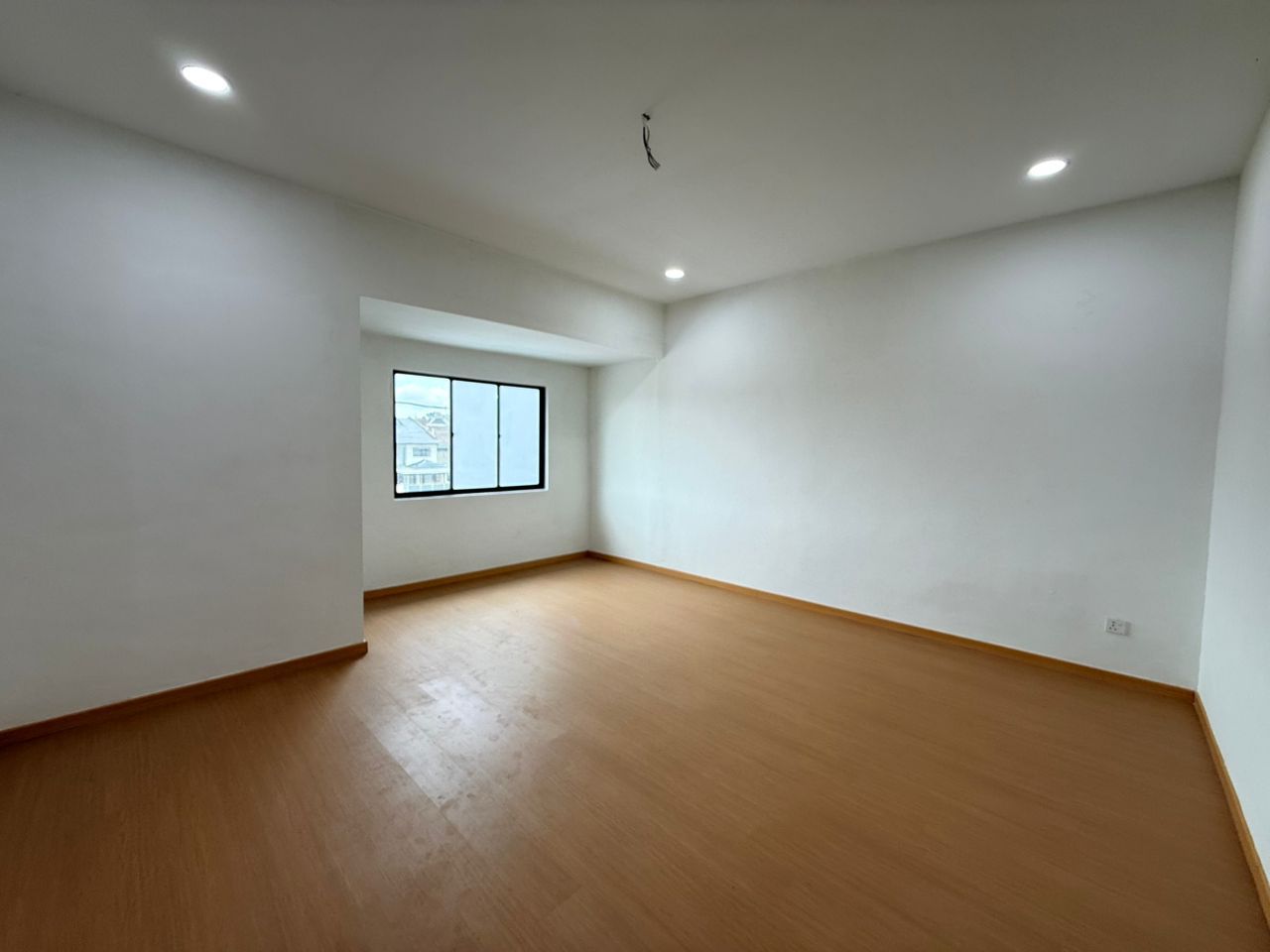 Taman Sri Putri Double Storey Terrace,Jalan Timah,Skudai,Renovated,Extend image