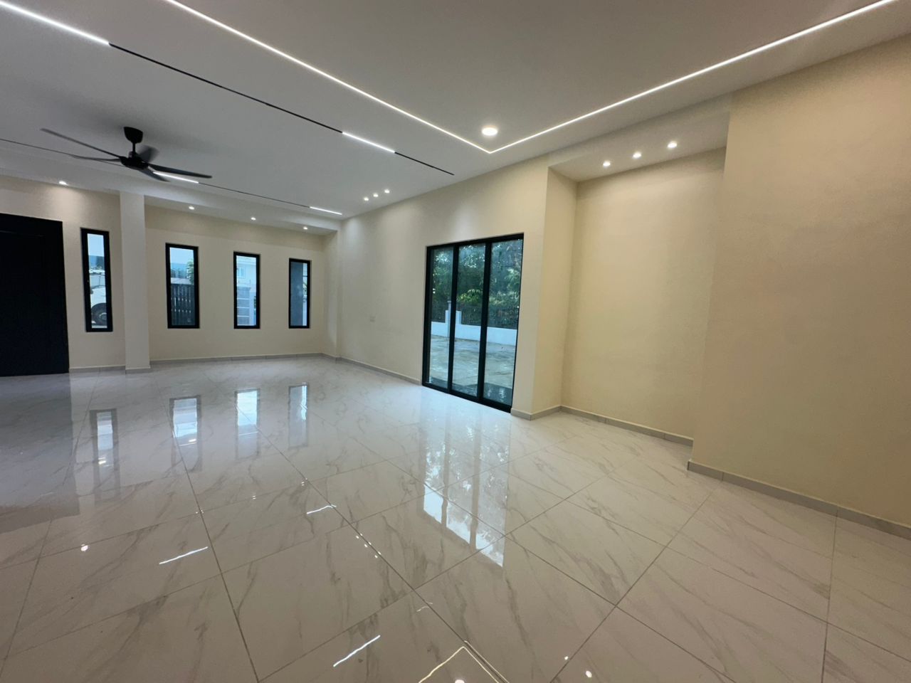 Taman Sri Tebrau 2 Sty Semi D,Jalan Rentaka,Johor Bahru,Renovated,Extend image