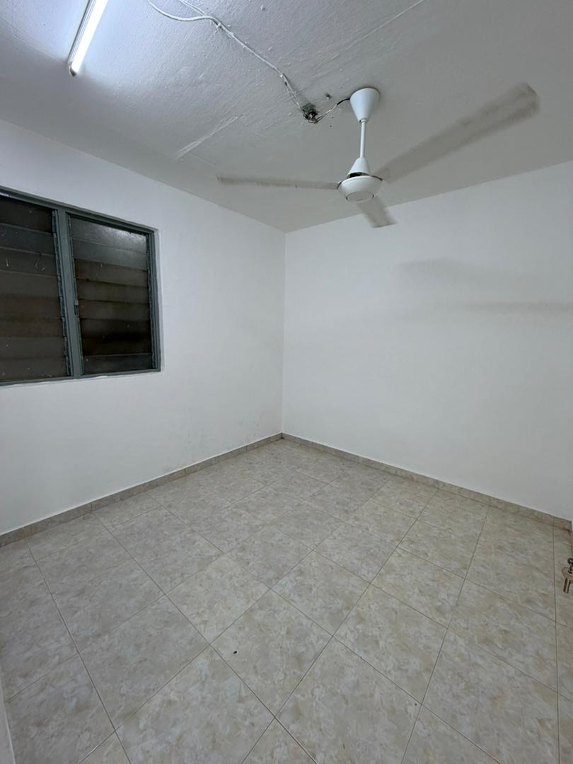 Taman Ungku Tun Aminah Low Cost Flat,Level 1,Renovated,Skudai image