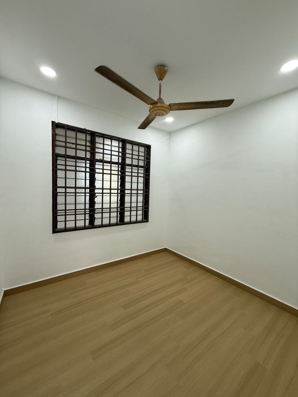 Taman Puteri Wangsa 1 Sty Terrace,Jalan Kembia,Ulu Tiram,Renovated image
