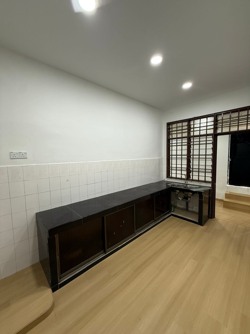 Taman Puteri Wangsa 1 Sty Terrace,Jalan Kembia,Ulu Tiram,Renovated image