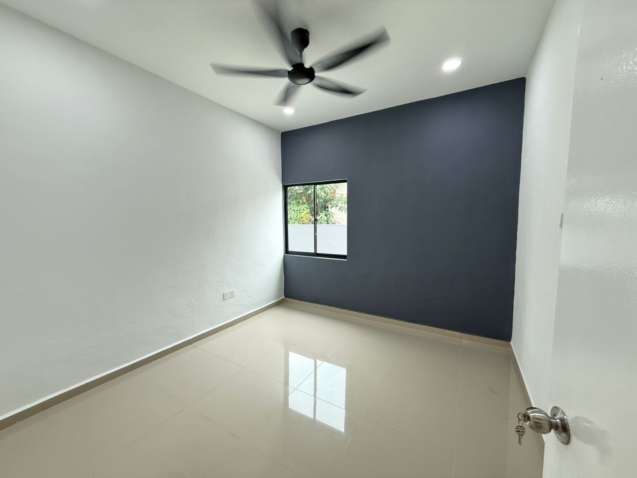 Taman Bunga Ros 1 Sty Semi D,Renovated,Extend,Taman Daya,Johor Bahru image
