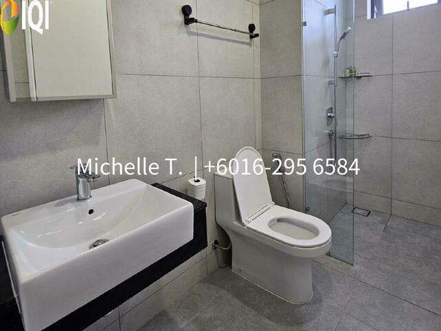 Laurel Residences image