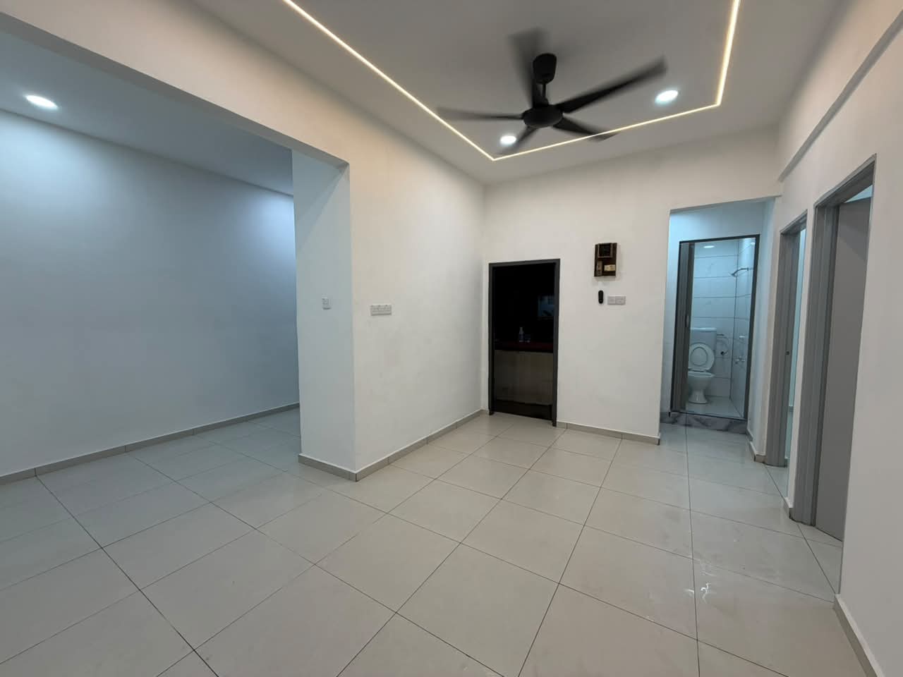 Taman Perling Low Cost Flat,Jalan Camar,Johor Bahru,Level 4,Renovated image