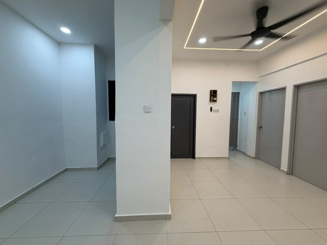 Taman Perling Low Cost Flat,Jalan Camar,Johor Bahru,Level 4,Renovated image