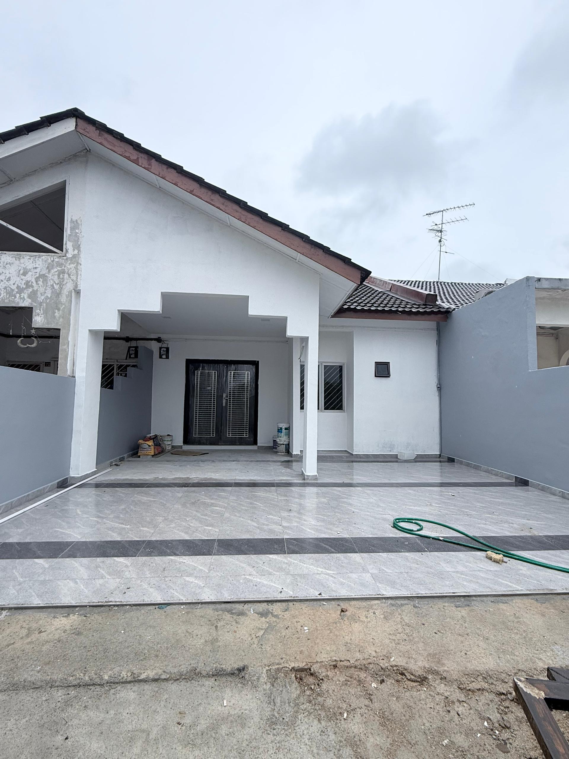 Desa Harmoni Single Storey Terrace,Renovated,Extend,Molek,Johor Bahru image