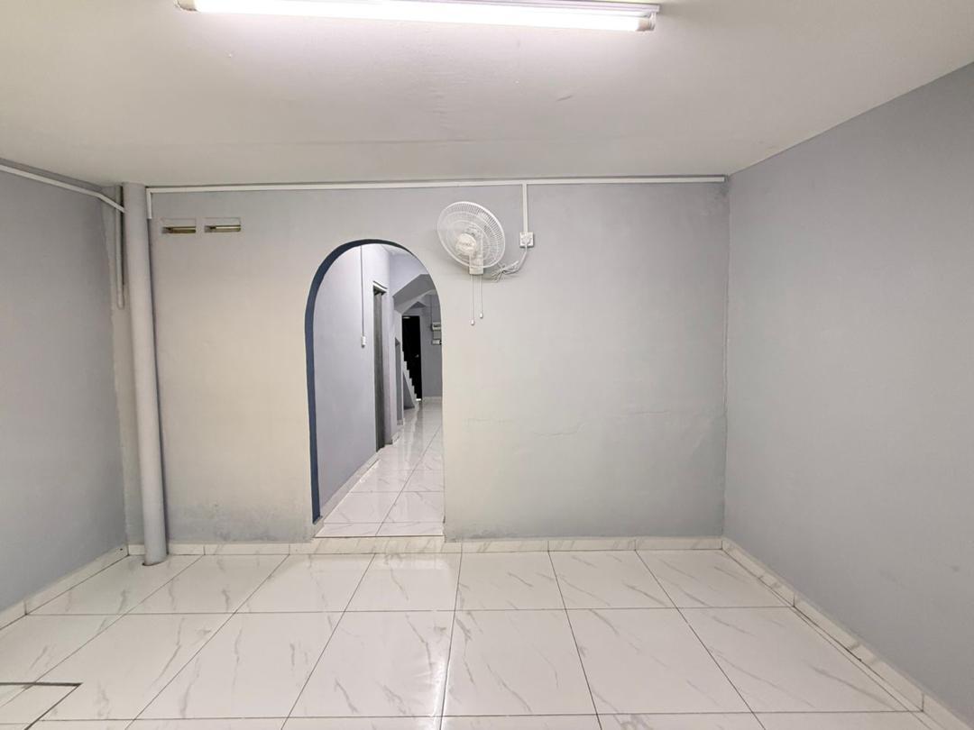Taman Skudai Baru 2 Sty Low Cost,Jalan Hang Tuah,Skudai,Renovated,Full Loan image