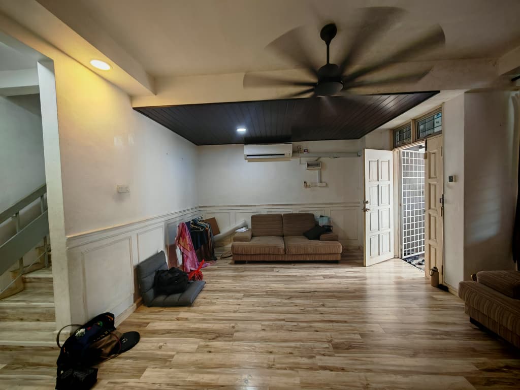 Taman Universiti 2 Sty Terrace,Bumi Lot,Full Loan,Jalan Kebangsaan,Skudai image