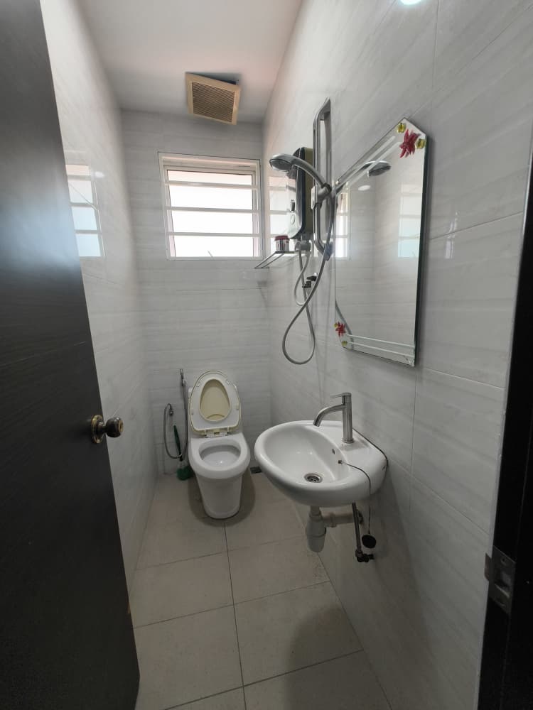 TAMAN KINAMOUNT LUYANG image