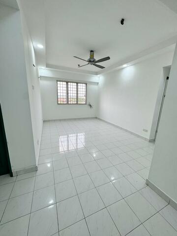 Persiaran Tanjung Apartment,Level 7,Tampoi,Skudai,Renovated,Full Loan photo