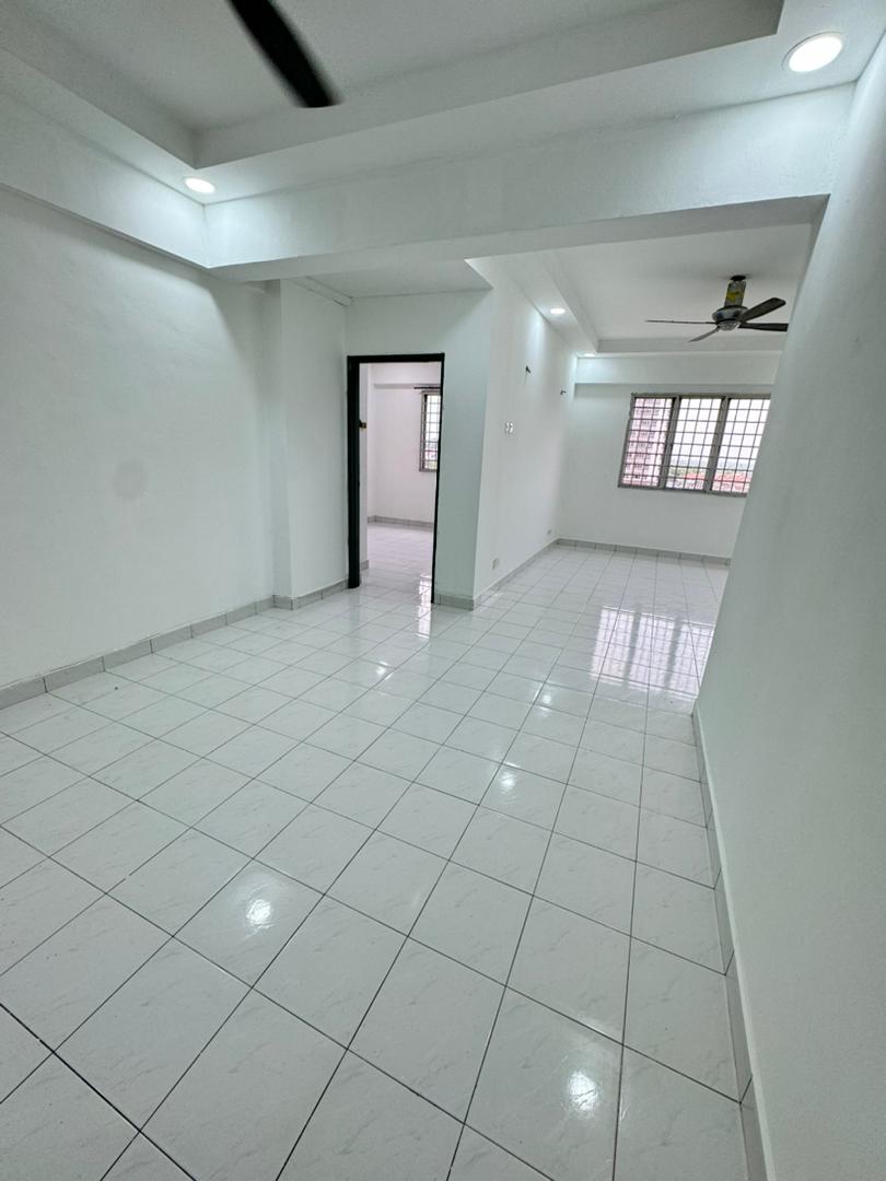 Persiaran Tanjung Apartment,Level 7,Tampoi,Skudai,Renovated,Full Loan image