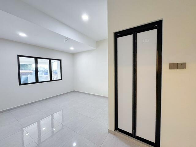 Taman Abad Single Storey Terrace,Jalan Landak,Jb Town,Renovated,Extend image
